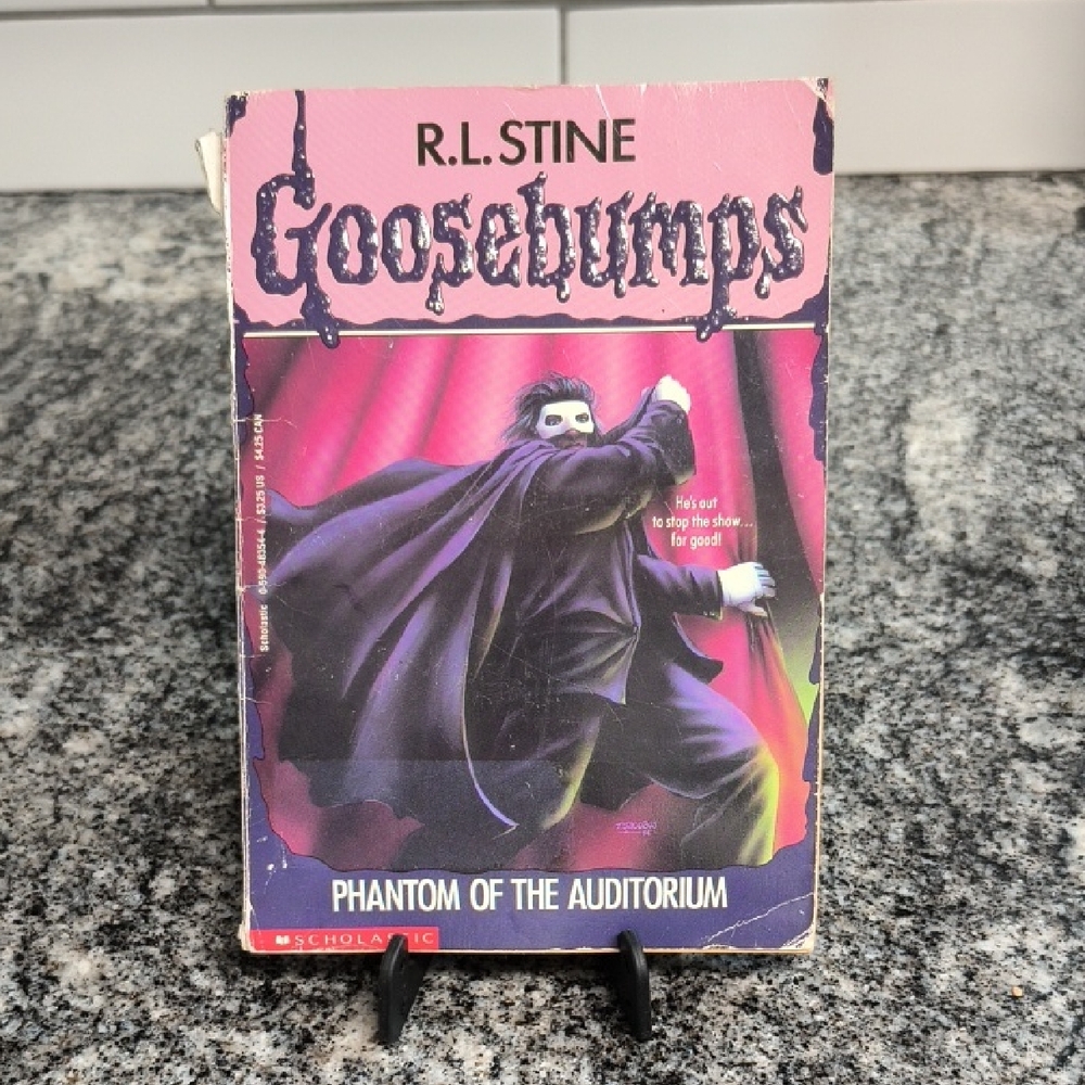 1994 R.L. Stine Goosebumps — Phantom of the Auditorium